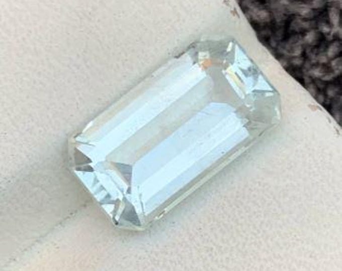 3.02 Carat Natural Light Blue Aquamarine. Faceted Emerald Cut Loose Gemstone. Birthstone Gifts. 11 x 6 x 5 mm. Genuine Mined. VS. Untreated.