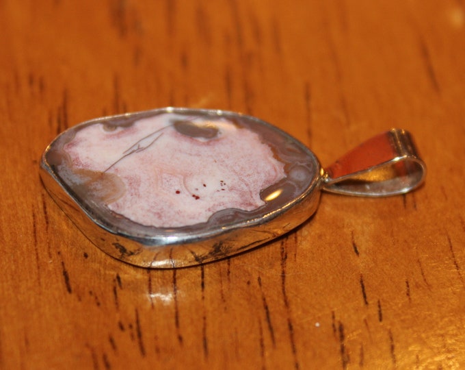 Agate High Rock Pendant: HRAN-8