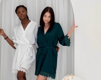 Embroidered Bridesmaid robes / Best Seller Satin Robes / Getting Ready Robe / Bridal Party Silk Feel Wedding / Personalised Robe