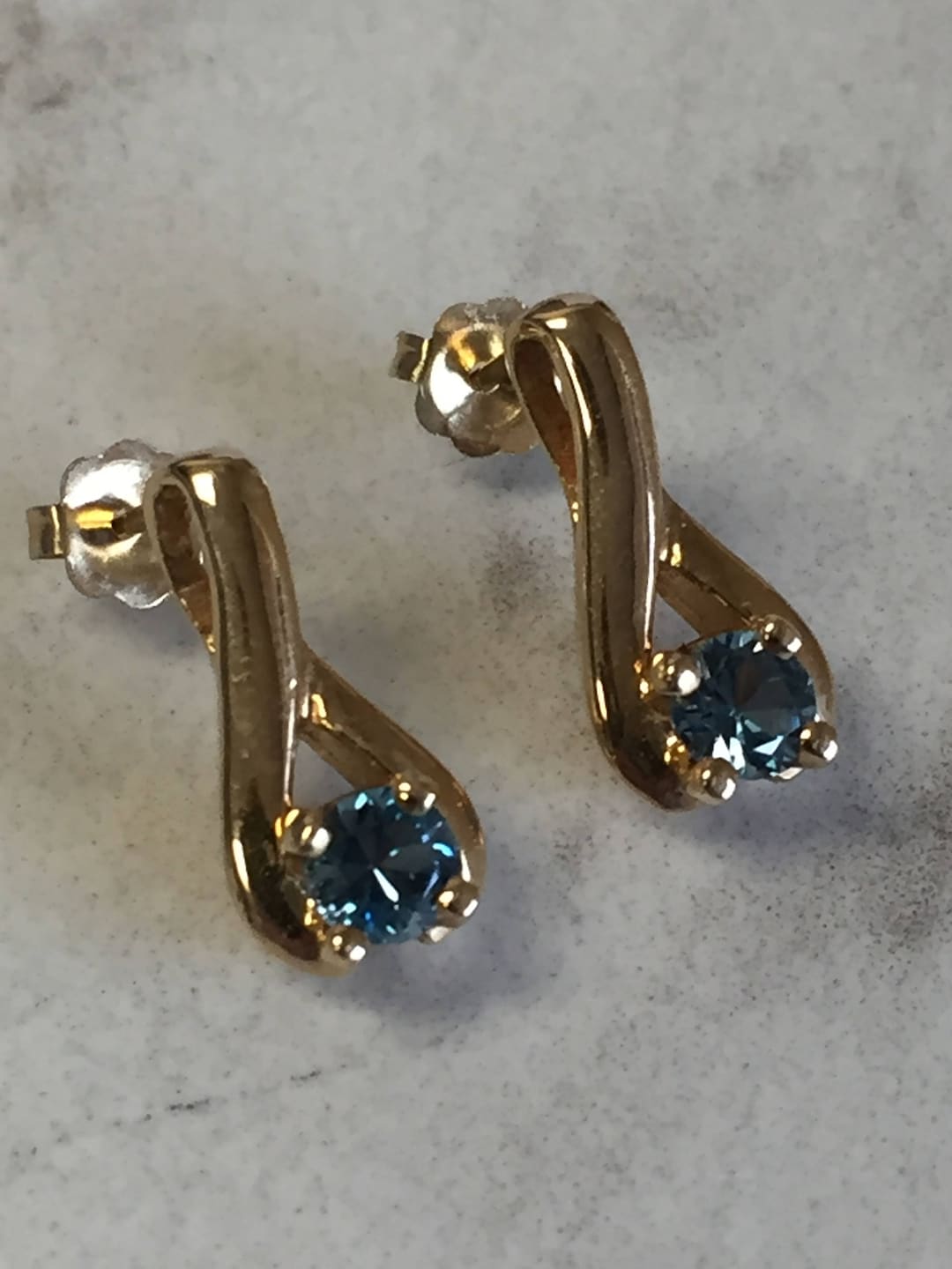 Aretes Colgantes De Oro Con Topacio Azul Y Citrino - Joyería Elegante Para Ocasiones Especiales O Diario
