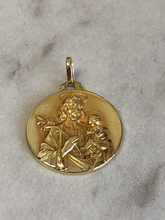 18kt Yellow Gold Solid Unisex Religious Disc Char… - image 3