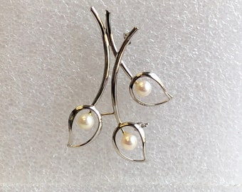 Hand-Crafted Sterling Silver Pearl Pin/Brooch at a Fantastic Price.