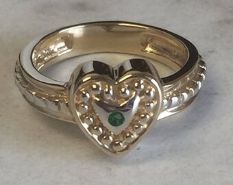 Emerald...14kt Yellow Gold Lady's Heart Design Ring with a Genuine Emerald