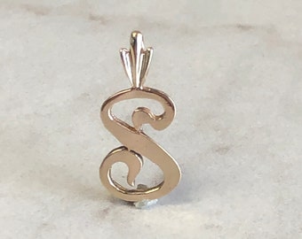 14kt Yellow Gold Lady's Script Initial "S" Letter Charm Pendant.  3/4" in Length.