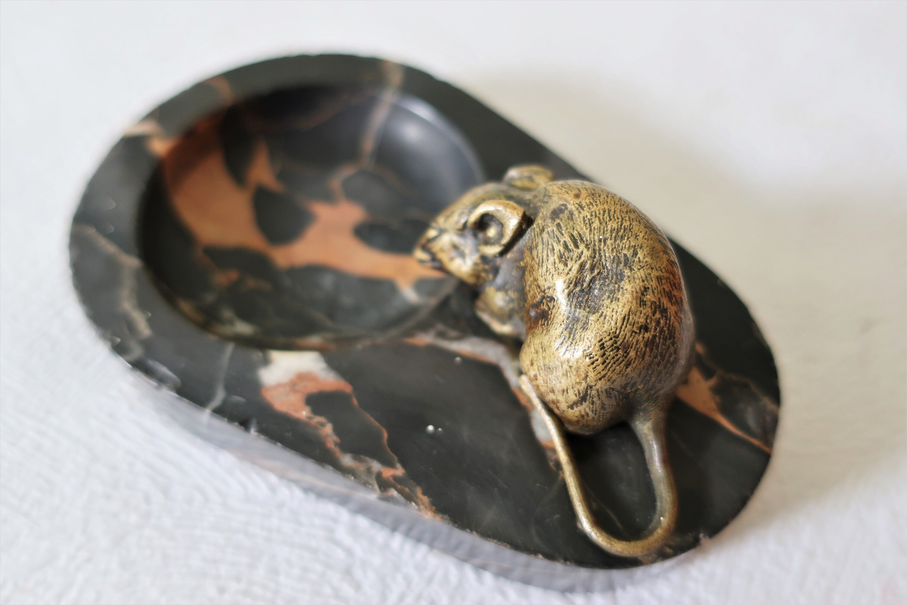 Français Pin Tray Marbre et Laiton Souris