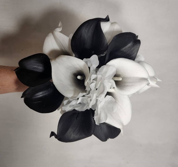 udendørs Blossom brugervejledning Black White Calla Lily Bridal Wedding Bouquet Accessories - Etsy