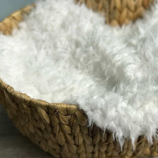 Snow White Flokatti Soft Curly Short Pile Unique Faux Fur Nest Newborn Photography Prop Basket Filler Faux Stuffer, Layering blanket Fur