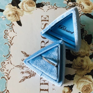 Handmade Velvet Triangle Jewelry Box, Ring Box, Engagement Ring, Wedding Ring--Inscribed with Christian Verse - holds 1 rings In