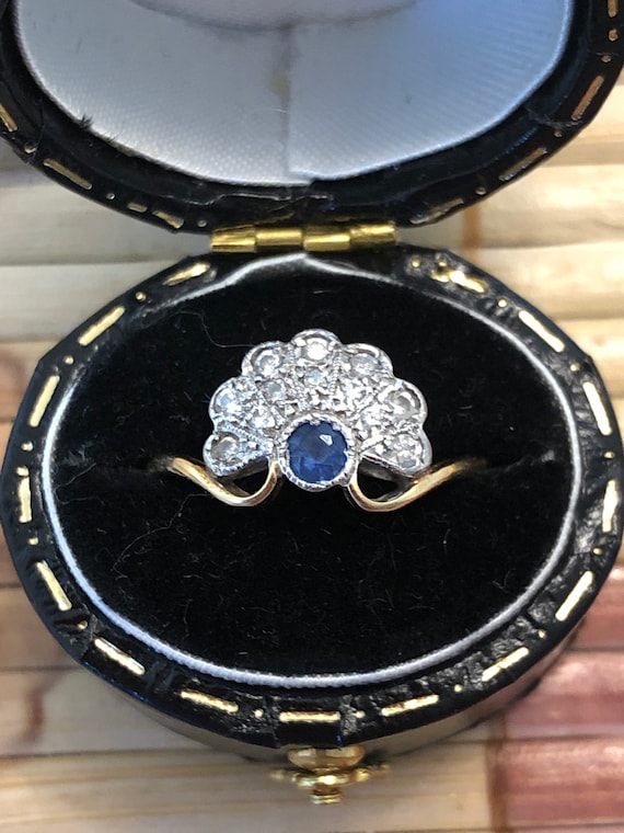 Antique Art Deco Diamond and Sapphire Fan Ring - 1