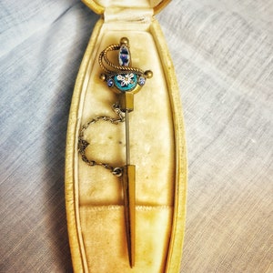 Antiguo mosaico victoriano Jabot Pin