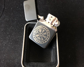 Vegvisir, le briquet gravé au laser Boussole Viking