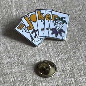Pin de cartas do Coringa - Batman DC Comics interpretando Bruce Wayne, o príncipe palhaço do crime, Heath Ledger, Jack Nicholson, vilão lendário, livro, bobo da corte, Jack