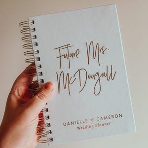 Minimalist Wedding Planner | Personalized Bride Organizer | White and Rose Gold Modern Engagement Gift | 6 x 9 inches | Design: A036