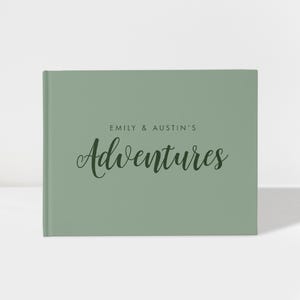 Personalisiertes Hardcover-Abenteuer-Sammelalbum, salbeigrünes modernes Reise-Gedächtnis-Journal