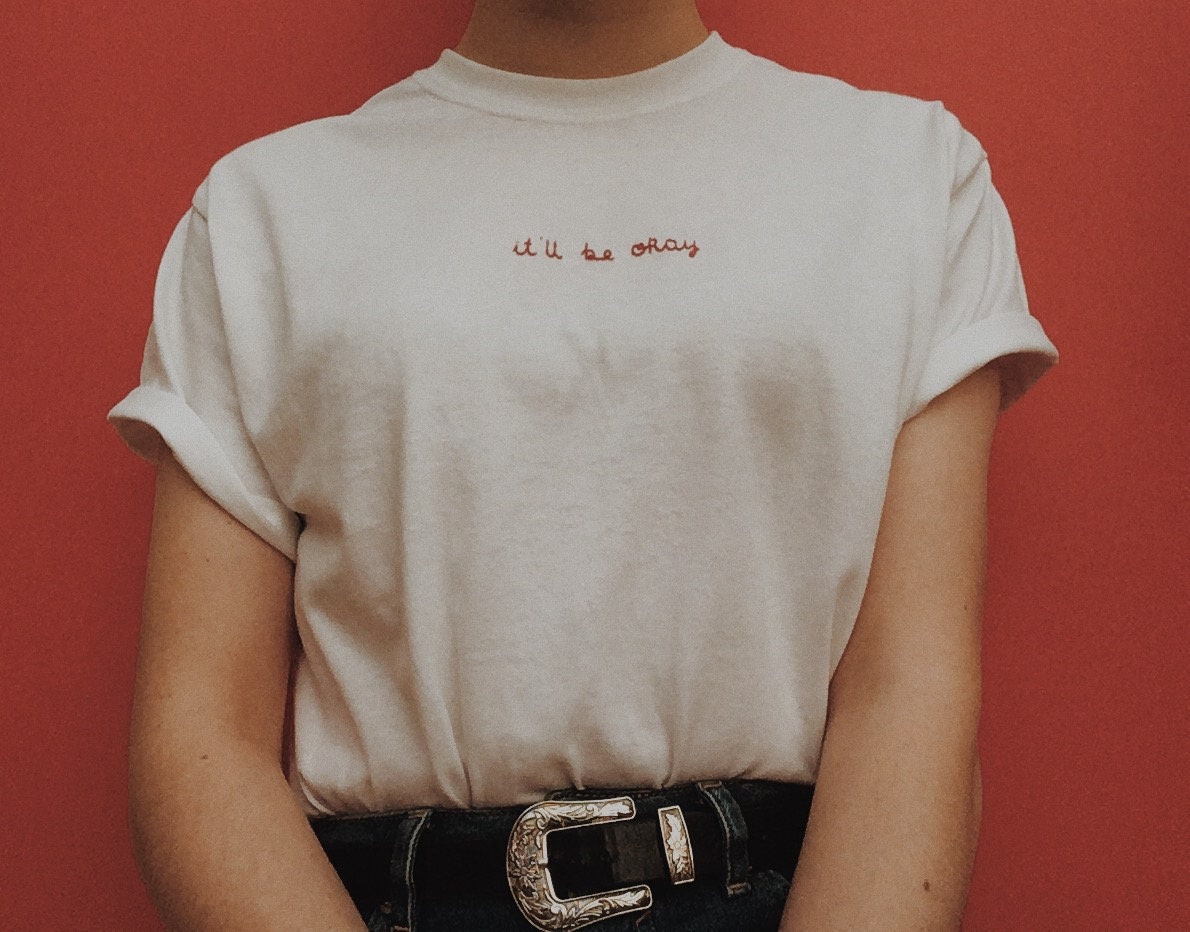 T shirt Andra tutto bene ricamata a mano Etsy Italia