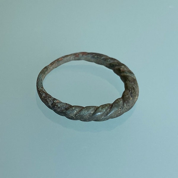 Ancient Viking Age Twisted Ring 8th-10th AD // US size 8 1/4