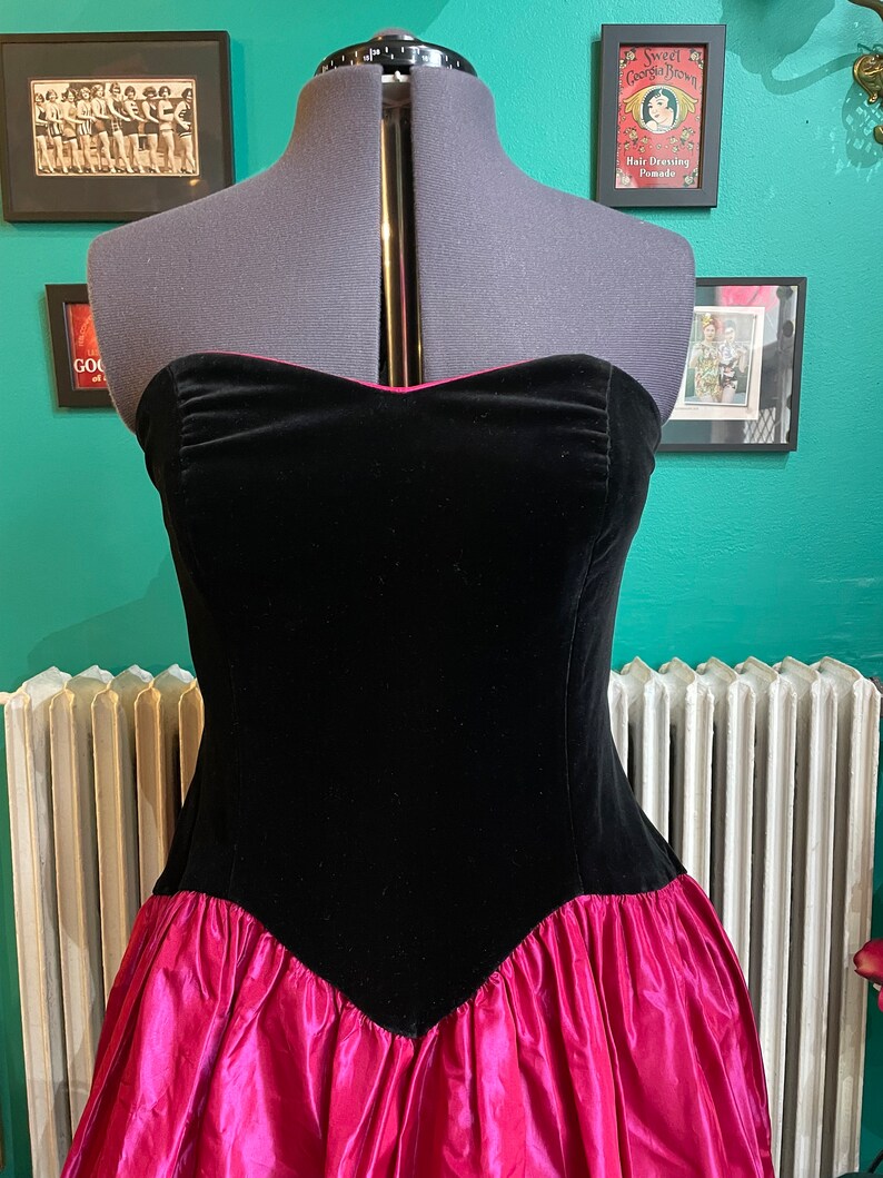 Laura Ashley velvet and taffeta dress, 42 / US 14, vintage dress 80s, sleeveless dress, velvet bodice, fuchsia pink skirt image 3