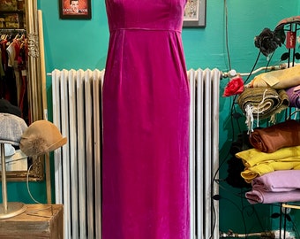 Harilela’s Custom Tailors fuchsia pink velvet dress, medium / US 8, vintage dress 60s