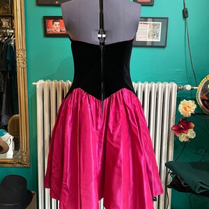 Laura Ashley velvet and taffeta dress, 42 / US 14, vintage dress 80s, sleeveless dress, velvet bodice, fuchsia pink skirt image 2