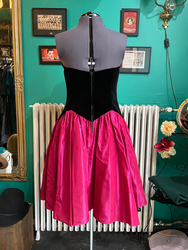Laura Ashley velvet and taffeta dress, 42 / US 14, vintage dress 80s, sleeveless dress, velvet bodice, fuchsia pink skirt image 2