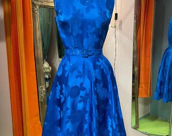 Abito vintage blu elettrico a ruota completa, S-M / US 6-8, abito vintage anni '50, abito senza maniche, abito festivo