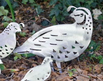 Quail Family of 4 Metal Yard Art, Spring Garden Decor or Best Gift from Realtors, Housewarming, or new Parents. Customizable Family Members!