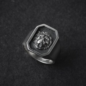 Lion Octagon Stamp Ring | lion ring | statement ring | lion head ring | 925 | silver signet ring | silver ring | leo ring | lion jewelry
