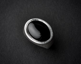 Horizontal Oval Onyx Signet Ring | onyx stone | black stone ring | oval ring | statement silver ring | black oval onyx | sterling silver 925