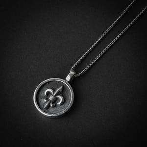 Fleur De Lis Necklace | fleur de lis jewelry | fleur de lis | royal necklace | silver fleur de lis | fleur de lis pendant | round necklace