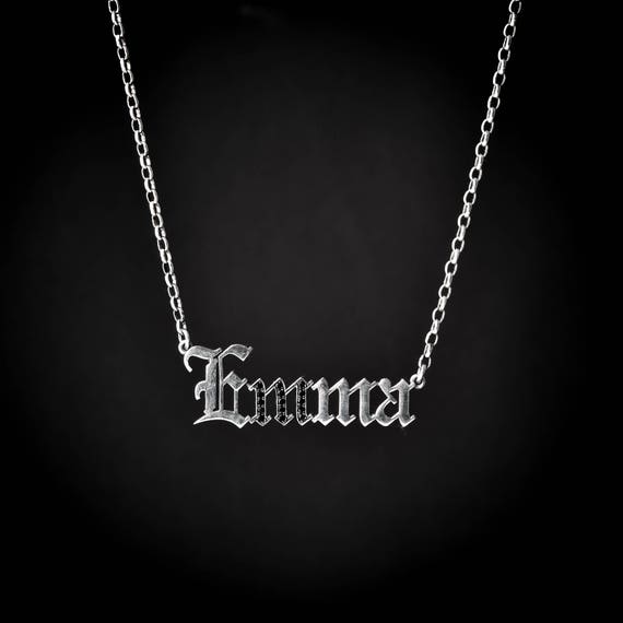 collier prenom ecriture gothique collier prenom ecriture gothique