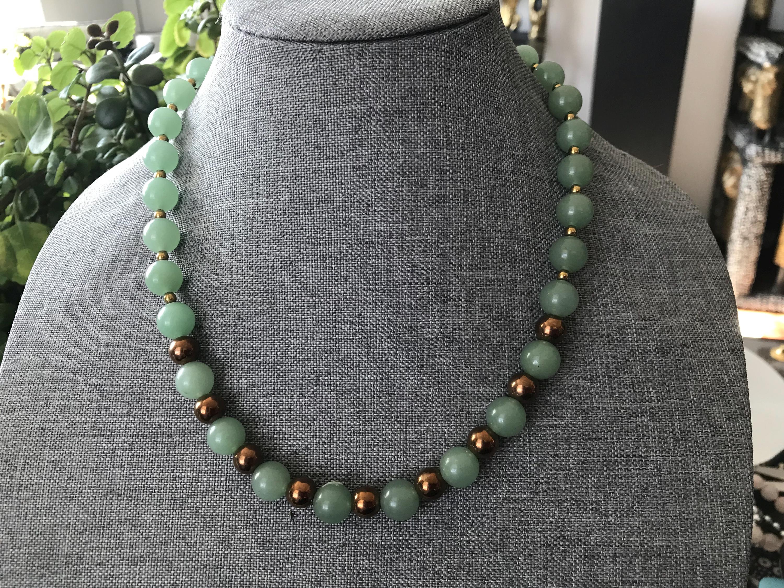 Collier Femme Pendentif Perles De Jade Vert Et Noir Avec Perles Tibétaines - Plaqué Or Jaune, Neuf Avec étiquettes