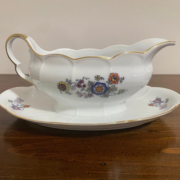 Antique Gravy Boat with Attached Underplate - Perfect for Thanksgiving-