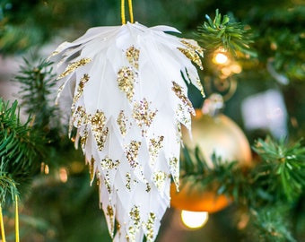 White Decorative Pine Cone Feather Ornament w/ Gold Glitter - Christmas Decor, Unique Holiday Decorative feather Ornaments ZUCKER®