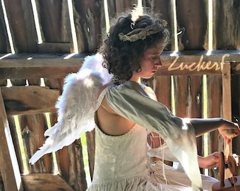 Small Angel Wings, White Angelique Costume Feather Wings, White Angel Wings, Fantasy Feather Costume Accessory & Cosplay Wings ZUCKER®