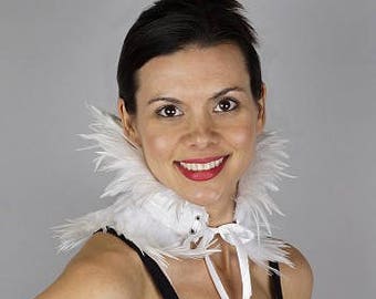 Snow White Feather Choker with Lace Details -  Costume Cosplay Feather Accessory - ZUCKER® Feather Place Original Designs