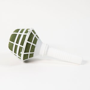 Bridal Bouquet or Ostrich Feather Centerpiece Holder with 7 inch White Handle and Green Floral Foam
