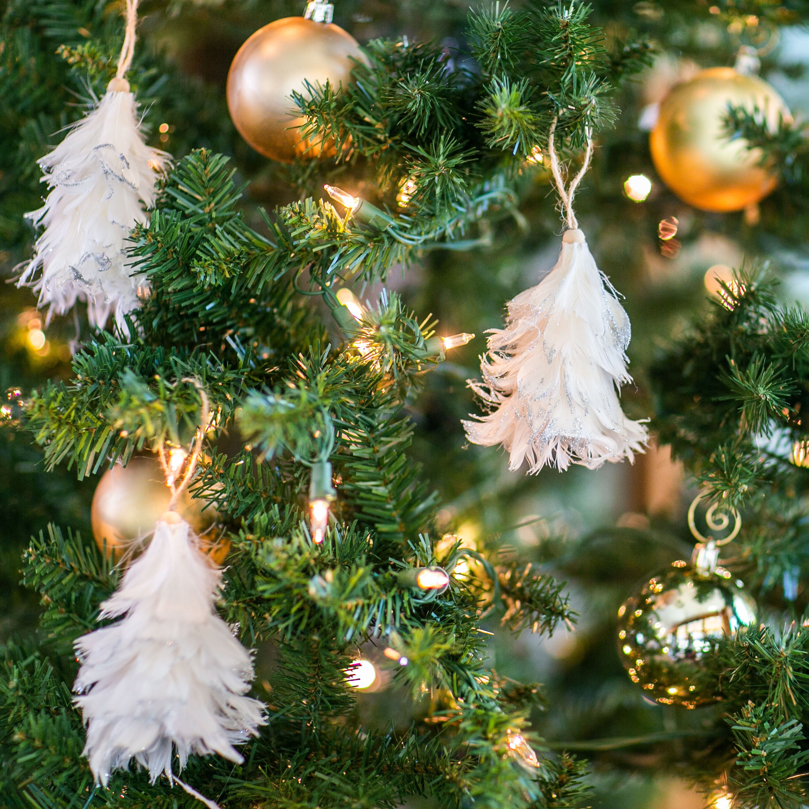 Decorative Mini Feather Tree Ornament Pheasant With Guinea Feathers  Christmas Decor, Unique Holiday Decorative Ornaments ZUCKER® 