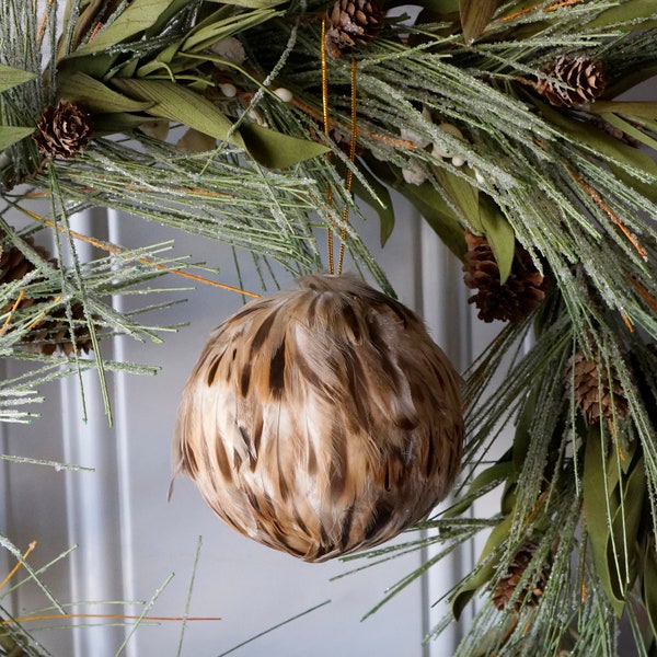 Decorative Feather Ornament - Natural Duck Feathers - Christmas Decor, Unique Holiday Decorative feather ornament ZUCKER®