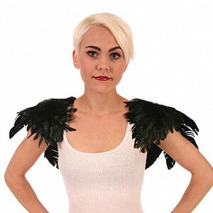 Puede incluir: Piezas de hombro de plumas negras para un disfraz o un accesorio de moda.