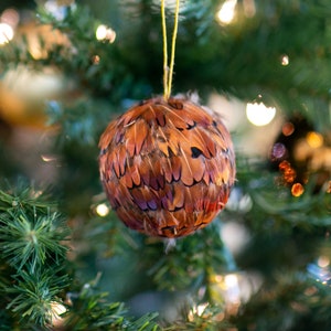 Decorative Feather Christmas Tree Ornament Ball in Natural Pheasant - Christmas Decor, Unique Holiday Decorative feather ornament ZUCKER®