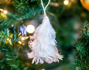 Decorative Mini Feather Tree Ornaments White W/glitter Tips Christmas  Decor, Unique Holiday Decorative Feather Ornaments ZUCKER® 