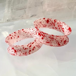 Blood Splatter Alien Skinz Red White Silicone Halloween True Crime Ear Plugs Tunnels Gauges 6g 4g 2g 0g 00g 1/2&quot; 9/16&quot; 5/8&quot; 11/16&quot; 3/4&quot; 1&quot;