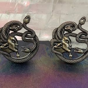 Gaze of Medusa Silver Steel Ear Plugs Gauges Tunnels Pair Halloween Gorgon Snake Snakes Earrings 0g 00g 1/2" 9/16" 5/8" 3/4" 7/8" 1" ALIEN