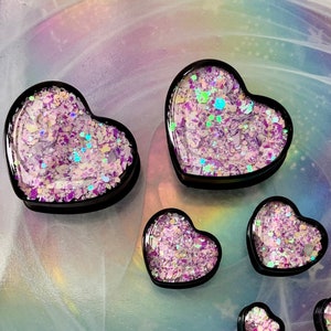 Pléiadien Love Heart Pastel Purple Glitter Bouchons d&#39;oreilles Jauges Tunnels Cœurs lavande 2 g 0 g 00 g 1/2&quot; 9/16&quot; 5/8&quot; 11/16&quot; 3/4&quot; 7/8&quot; 1&quot; 28 mm 30 mm