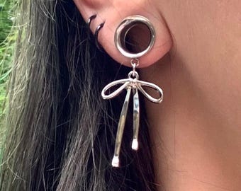 Bright Girly Bows Silver Dangle Gauges Steel Ear Plugs Tunnels Coquette Girl Gift Earrings 2g 0g 00g 1/2" 9/16" 5/8" 1" 30mm ALIEN BABE