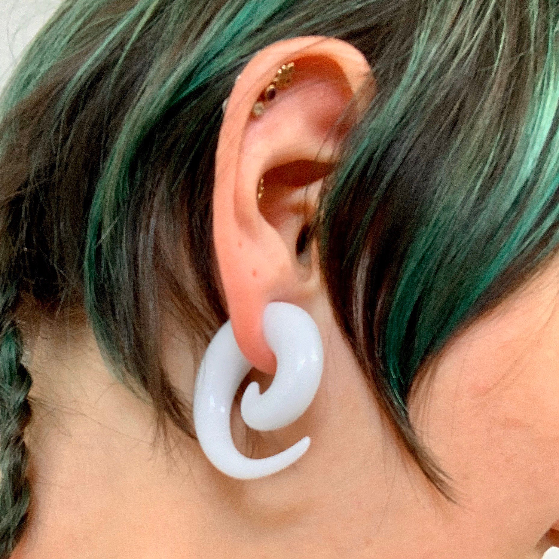 BIG GAUGES Pair of White Acrylic Taper Solid Spiral Coil O-Rings Piercing Jewelry Ear Plug Stretching Expander Earring