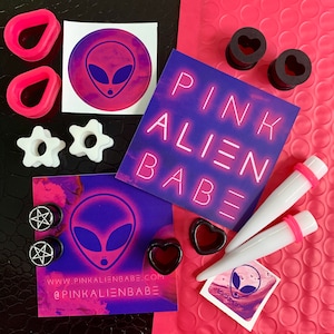 Black Tender Heart Silicone Soft Flexible Ear Plugs Gauges Tunnels Eyelets 6g 4g 2g 0g 00g 1/2 9/16 5/8 11/16 3/4 7/8 1 PINK ALIEN zdjęcie 10