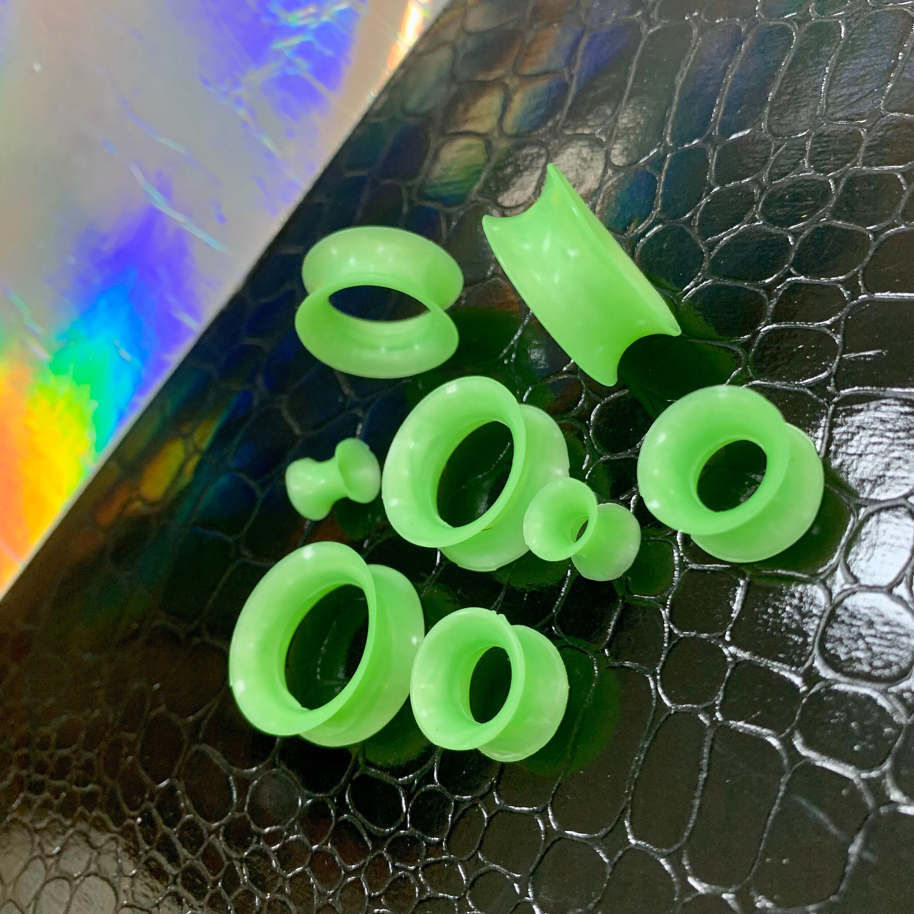 Zoisite Alien Skinz Pearlescent Green Soft Silicone Ear Plugs Tunnels…
