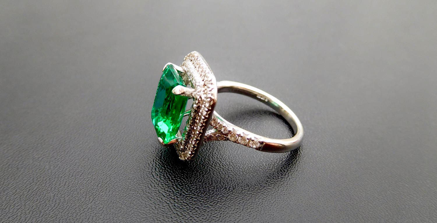 18ct Diamond & Emerald Ring Emerald and Diamond Dress Ring - Etsy