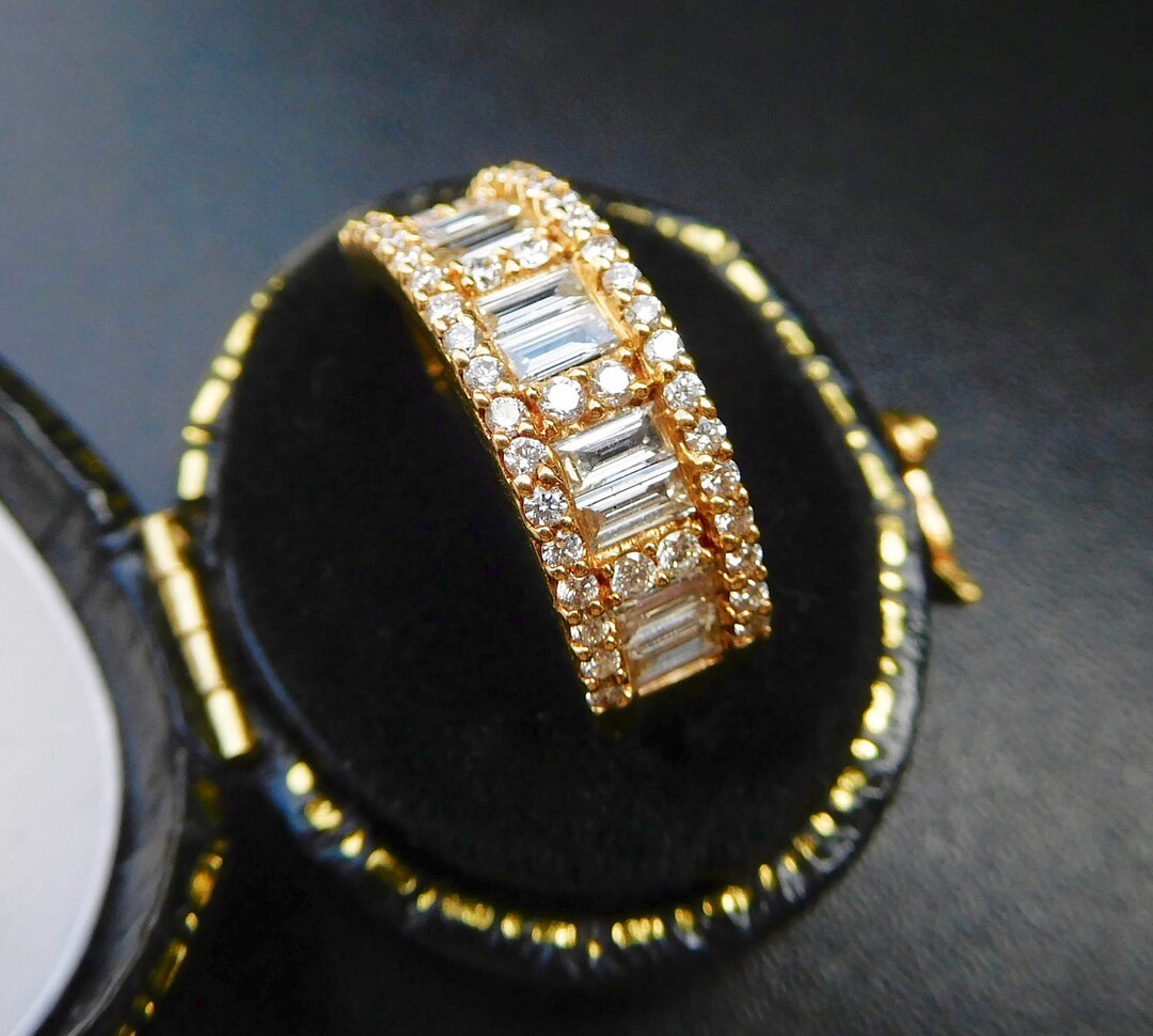 18ct Yellow Gold Baguette and Brilliant Cut Diamond Ring 18ct - Etsy